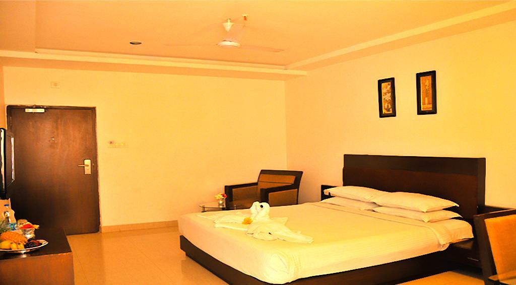 Hotel Central Park Ongole Extérieur photo