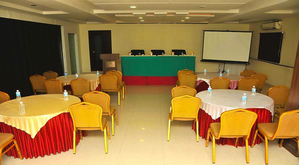 Hotel Central Park Ongole Extérieur photo